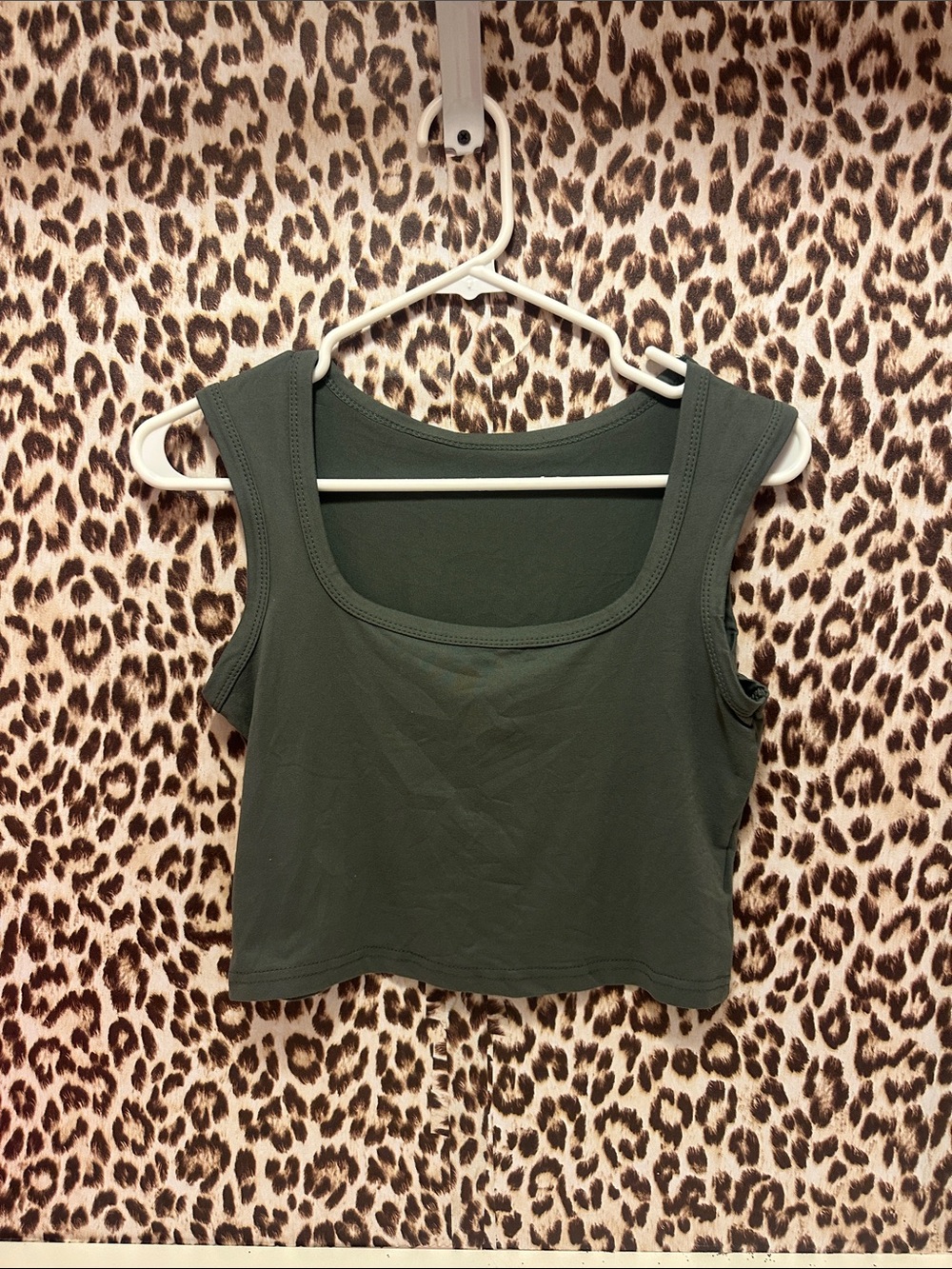 Women’s Dark Green Scoop Neck Cropped Tank Top